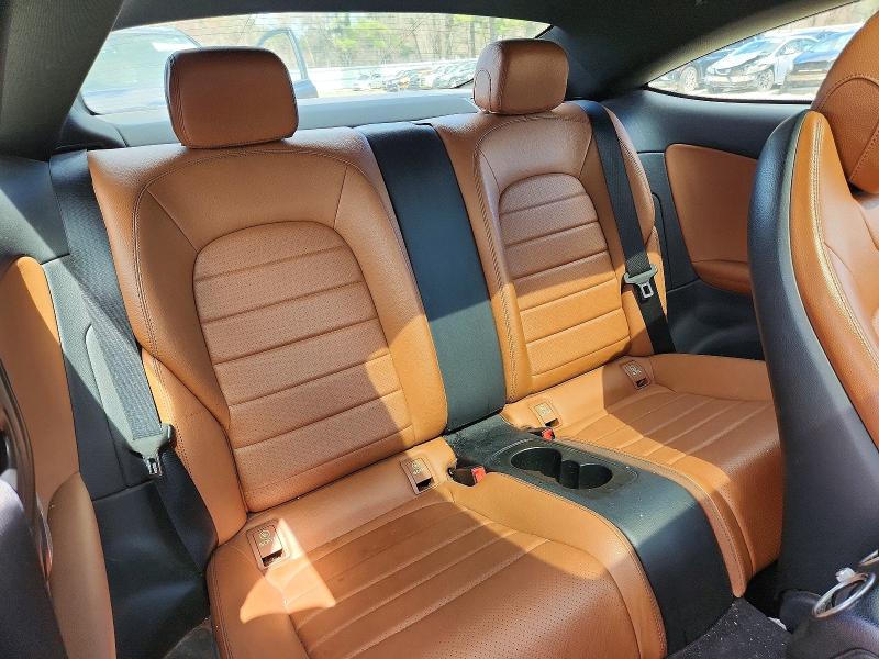 48937146 :رقم المزاد ، WDDWJ4KB7JF738377 vin ، 2018 Mercedes-benz C مزاد بيع