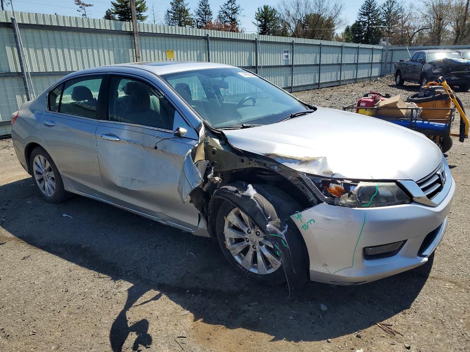 Продажа на аукционе авто 2015 Honda Accord, vin: 1HGCR2F73FA136209, номер лота: 48838256