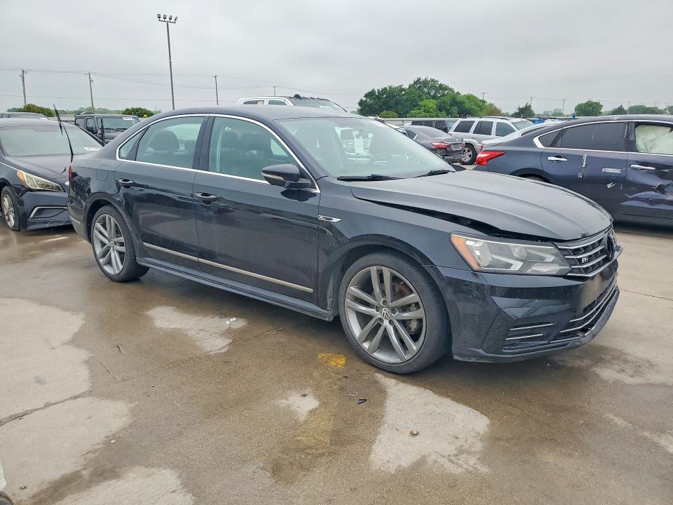 50180166 :رقم المزاد ، 1VWDT7A34HC061367 vin ، 2017 Volkswagen Passat مزاد بيع