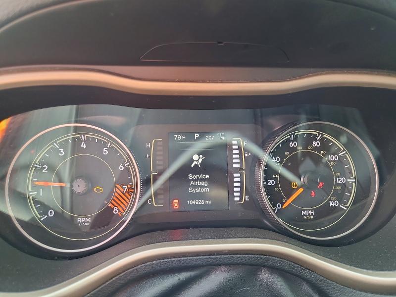 49663176 :رقم المزاد ، 1C4PJMCS8FW564792 vin ، 2015 Jeep Cherokee مزاد بيع