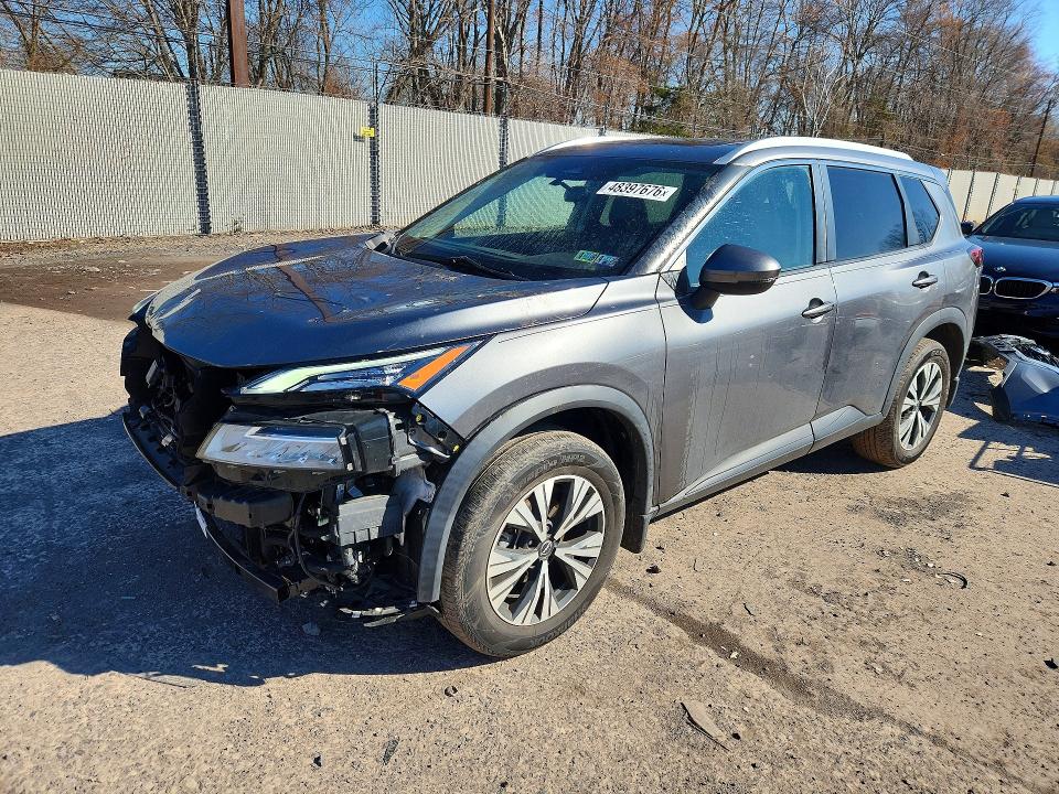 48397676 :رقم المزاد ، 5N1BT3BB4NC701786 vin ، 2022 Nissan Rogue مزاد بيع