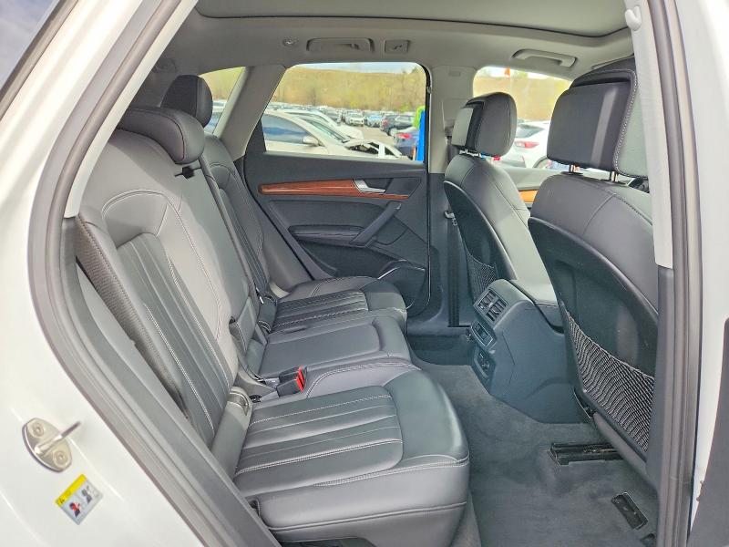 48690116 :رقم المزاد ، WA1EAAFY4N2119732 vin ، 2022 Audi Q5 مزاد بيع