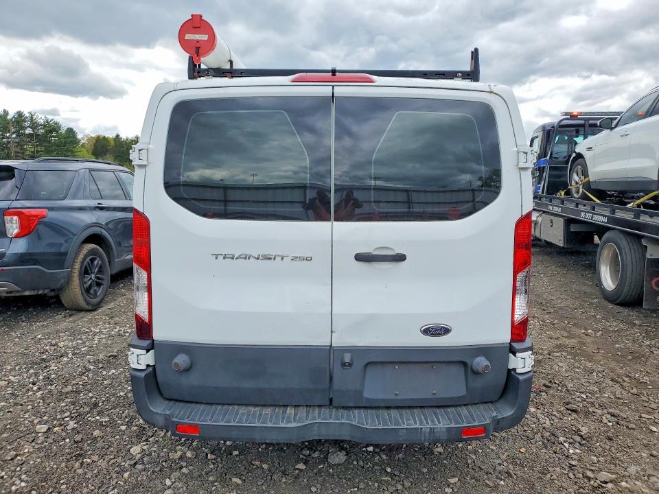 2017 Ford Transit მანქანა იყიდება აუქციონზე, vin: 1FTYR2ZM5HKA60687, აუქციონის ნომერი: 50598996