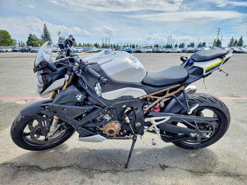 49369586 :رقم المزاد ، WB10E5301N6F54792 vin ، 2022 Bmw S 1000 مزاد بيع