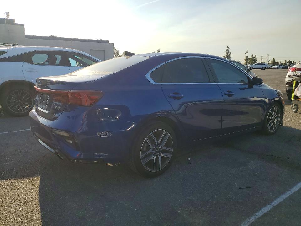 48873216 :رقم المزاد ، 3KPF54AD7ME387406 vin ، 2021 Kia Forte مزاد بيع