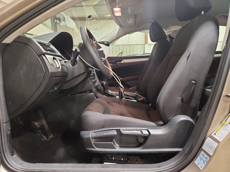 51622076 :رقم المزاد ، 1VWAT7A37GC024461 vin ، 2016 Volkswagen Passat مزاد بيع