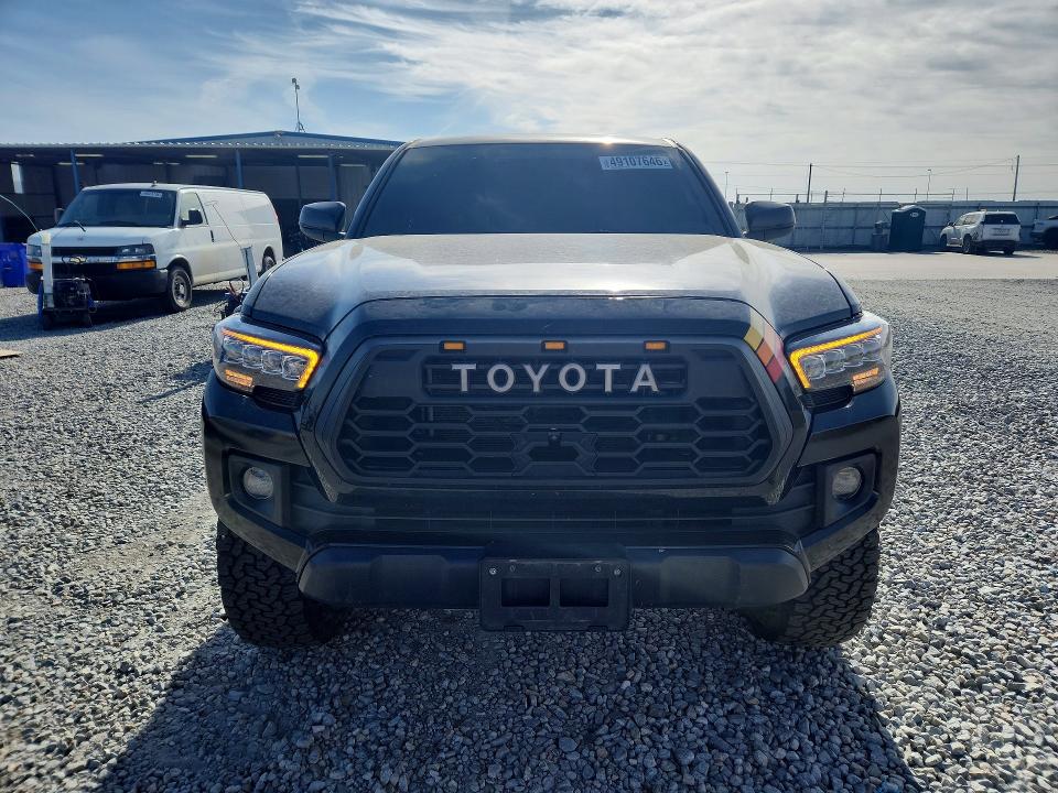 Продаж на аукціоні авто 2017 Toyota Tacoma, vin: 3TMCZ5AN1HM100479, номер лоту: 49107646