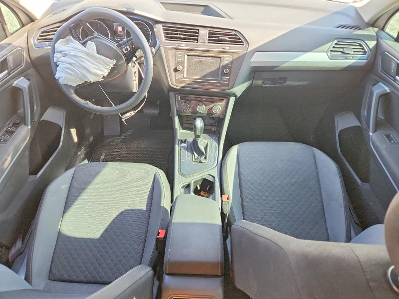 48305396 :رقم المزاد ، 3VV1B7AX1JM078953 vin ، 2018 Volkswagen Tiguan مزاد بيع