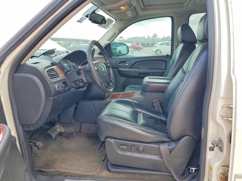 Продаж на аукціоні авто 2008 Chevrolet Suburban, vin: 1GNFC16098R246087, номер лоту: 48763286