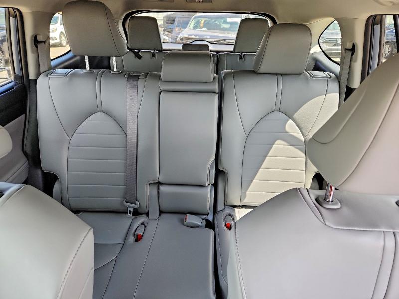 Продажа на аукционе авто 2023 Toyota Highlander Hybrid, vin: 5TDKBRCHXPS119884, номер лота: 50629376