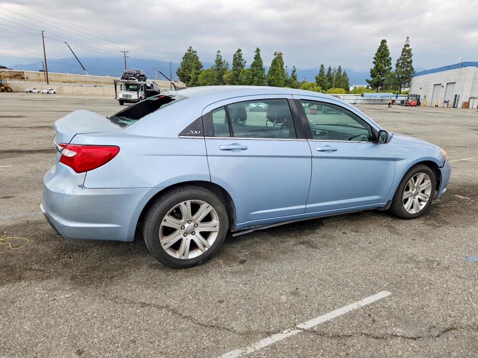 2013 Chrysler 200 მანქანა იყიდება აუქციონზე, vin: 1C3CCBAB2DN698740, აუქციონის ნომერი: 48637786