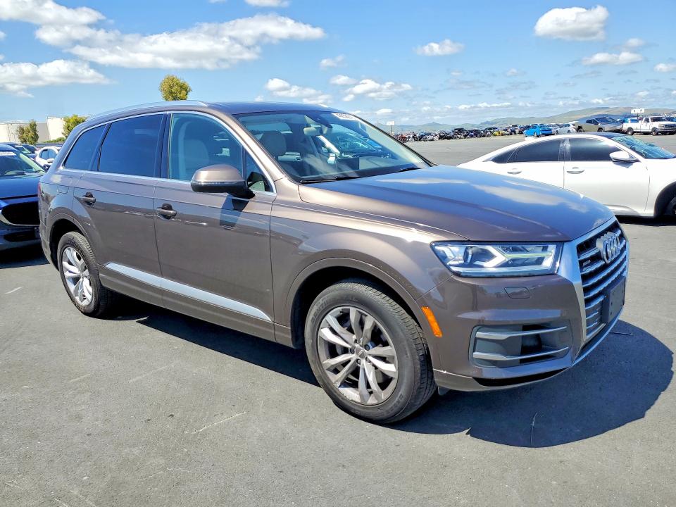 49858916 :رقم المزاد ، WA1AAAF79HD013307 vin ، 2017 Audi Q7 مزاد بيع