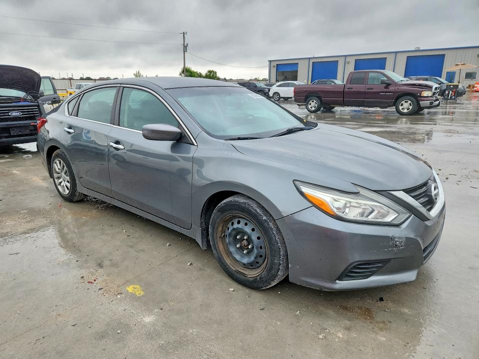 52085326 :رقم المزاد ، 1N4AL3AP7JC183914 vin ، 2018 Nissan Altima مزاد بيع