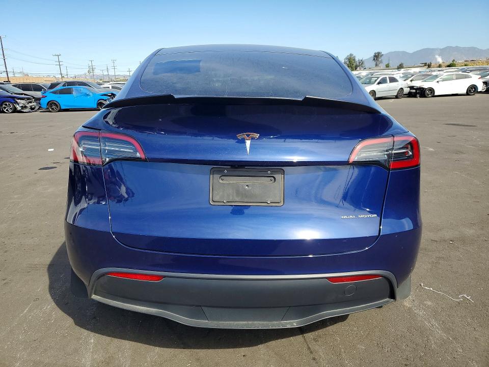 Продажа на аукционе авто 2024 Tesla Model Y, vin: 7SAYGAEE9RF105579, номер лота: 51023726