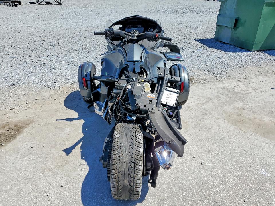 Продажа на аукционе авто 2017 Can-am Spyder Roadster, vin: 2BXNBDD28HV003451, номер лота: 51592936