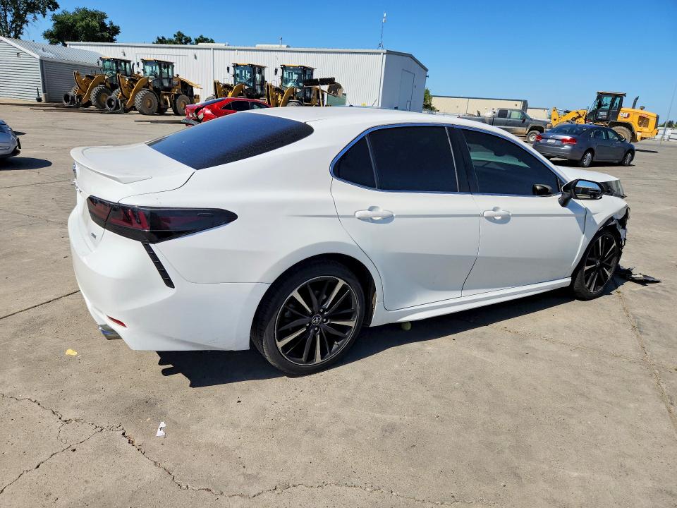 52054646 :رقم المزاد ، JTNB11HK0J3038695 vin ، 2018 Toyota Camry مزاد بيع