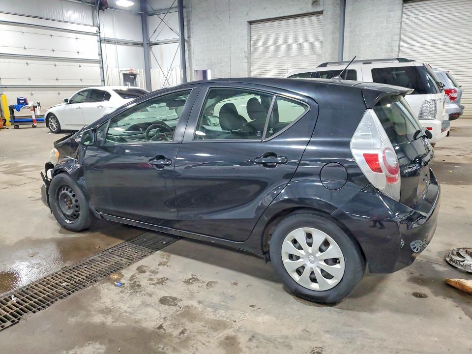 2014 Toyota Prius C მანქანა იყიდება აუქციონზე, vin: JTDKDTB39E1070586, აუქციონის ნომერი: 49862386