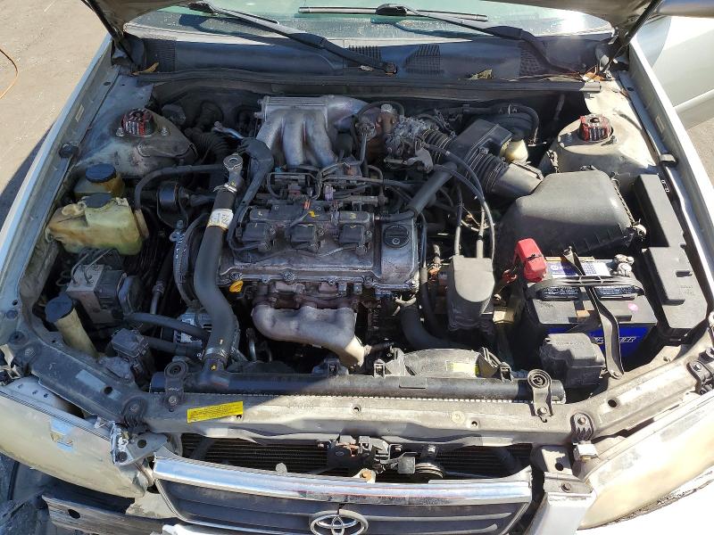 50631286 :رقم المزاد ، 4T1BF28K0YU111026 vin ، 2000 Toyota Camry مزاد بيع
