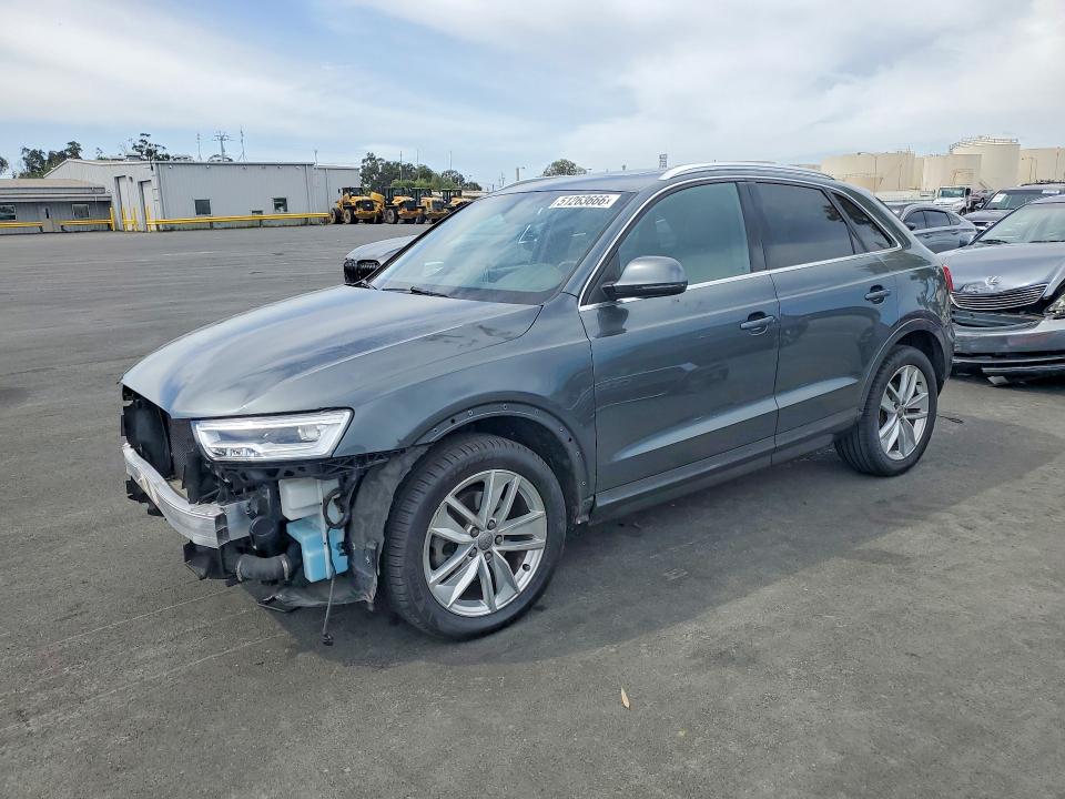 51263666 :رقم المزاد ، WA1HCCFS7JR018359 vin ، 2018 Audi Q3 مزاد بيع