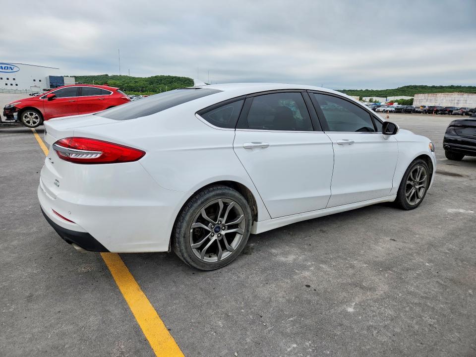 51587556 :رقم المزاد ، 3FA6P0CDXLR151328 vin ، 2020 Ford Fusion مزاد بيع