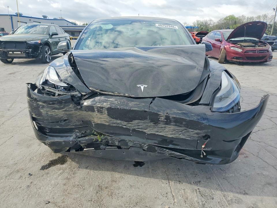 48252946 :رقم المزاد ، 5YJ3E1EA3NF101256 vin ، 2022 Tesla Model 3 مزاد بيع