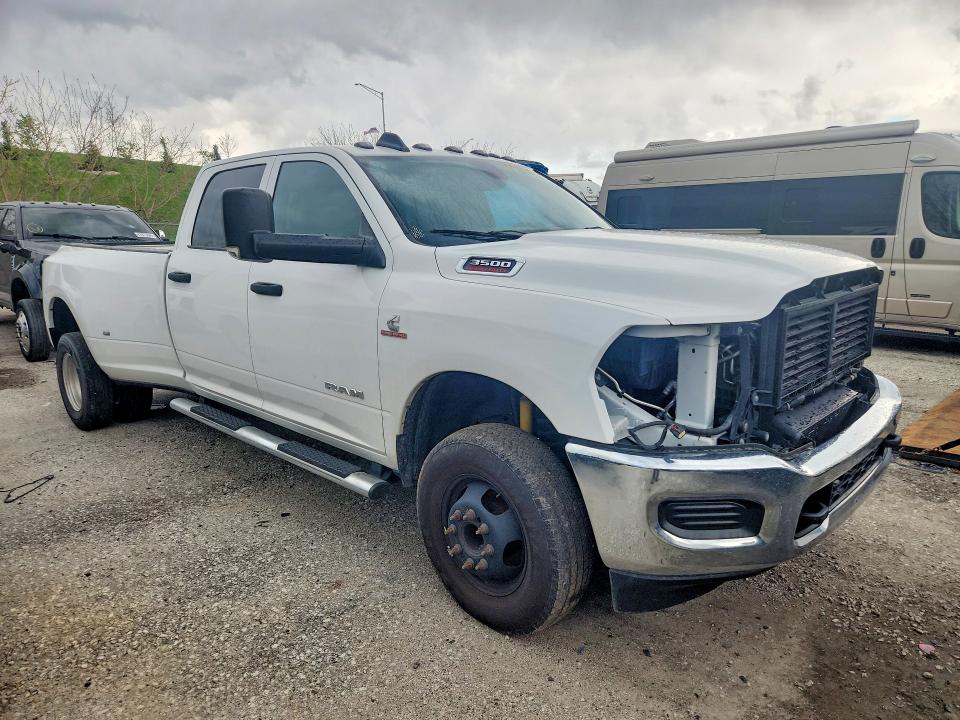 49511976 :رقم المزاد ، 3C63RRGL9NG135415 vin ، 2022 Ram 3500 مزاد بيع