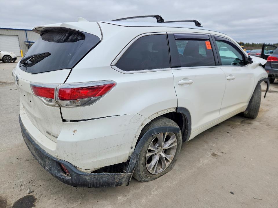 48474576 :رقم المزاد ، 5TDJKRFH8FS211338 vin ، 2015 Toyota Highlander مزاد بيع