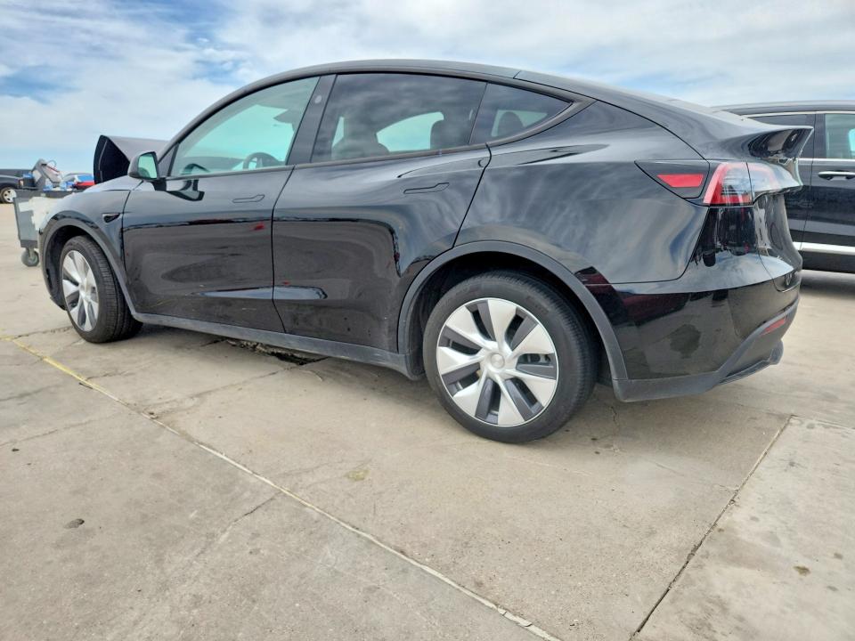 Продажа на аукционе авто 2024 Tesla Model Y, vin: 7SAYGDEE9RA275357, номер лота: 50585326