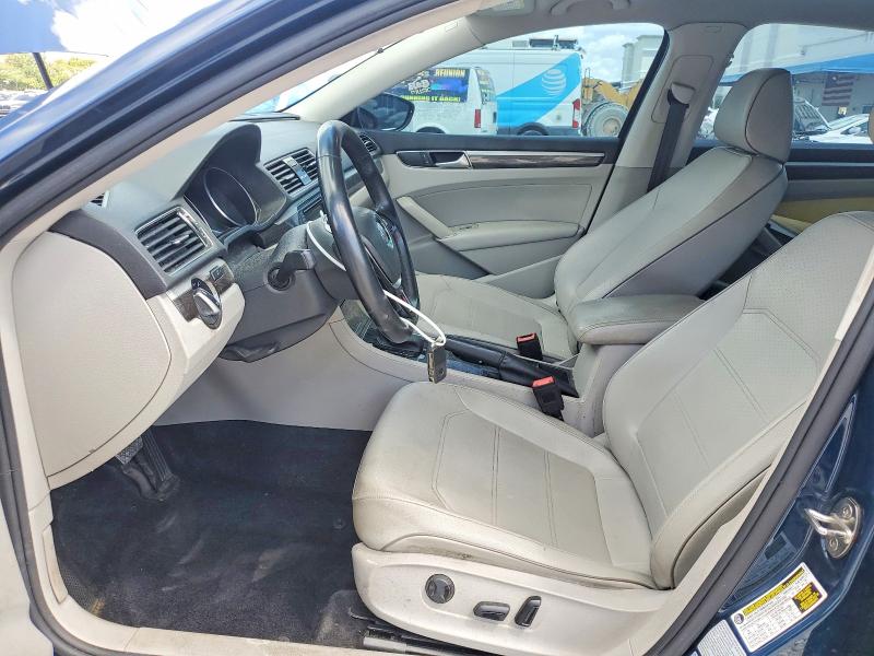 50282076 :رقم المزاد ، 1VWBA7A32JC018021 vin ، 2018 Volkswagen Passat مزاد بيع