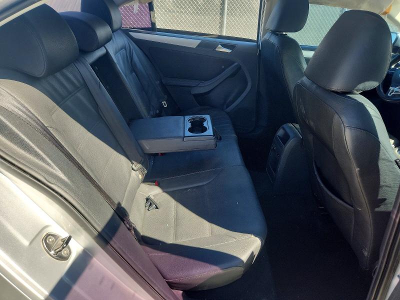 50084356 :رقم المزاد ، 3VWLX7AJ6BM353543 vin ، 2011 Volkswagen Jetta مزاد بيع