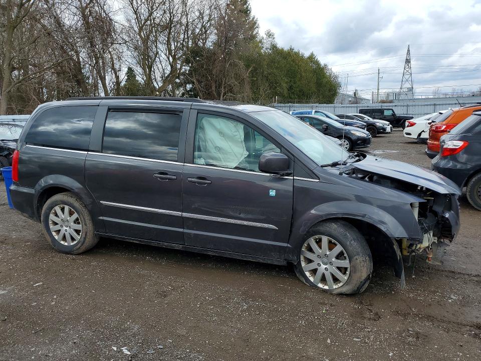 49733396 :رقم المزاد ، 2C4RC1BG2GR126746 vin ، 2016 Chrysler Town & Country مزاد بيع