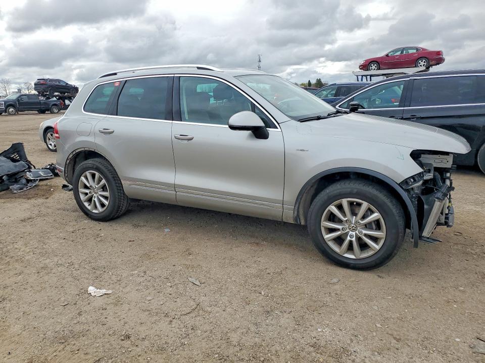 Продажа на аукционе авто 2015 Volkswagen Touareg, vin: WVGEP9BP4FD005540, номер лота: 51074646