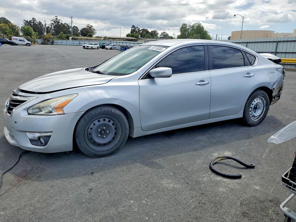 2015 Nissan Altima მანქანა იყიდება აუქციონზე, vin: 1N4AL3AP7FC186206, აუქციონის ნომერი: 51515586
