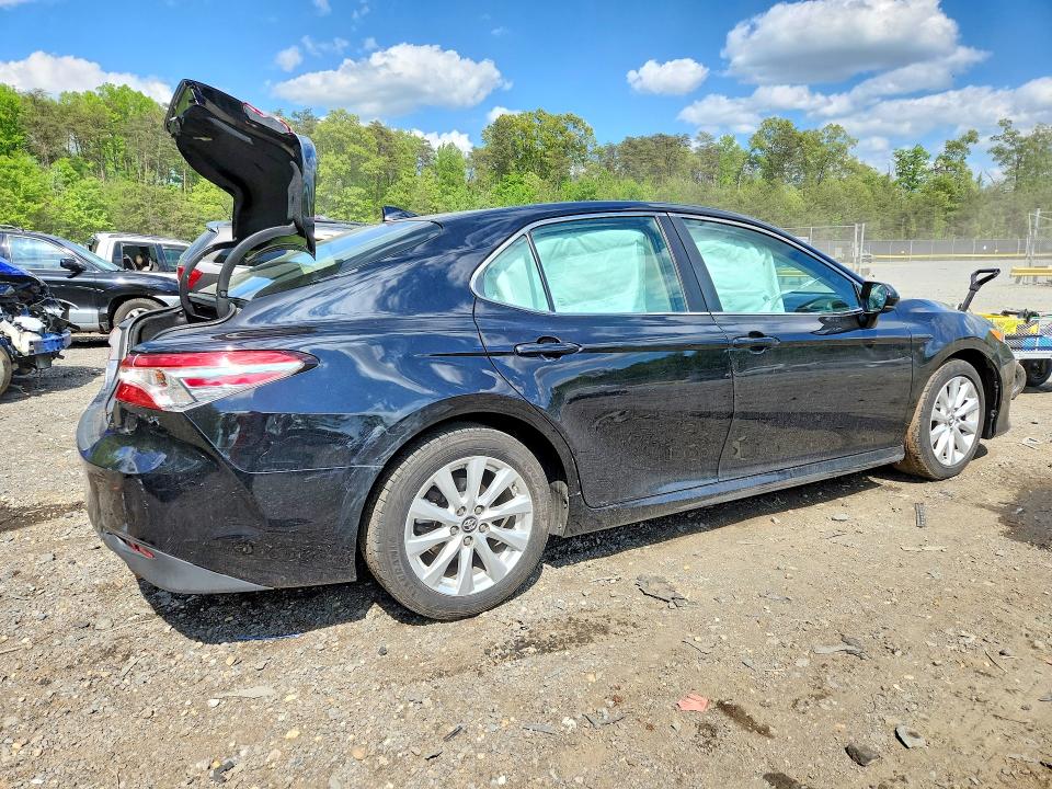 51756786 :رقم المزاد ، 4T1B11HK7KU844478 vin ، 2019 Toyota Camry مزاد بيع
