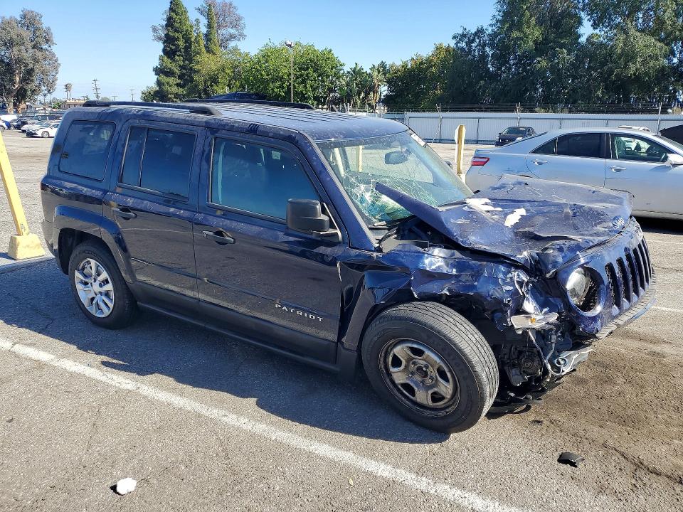 49799526 :رقم المزاد ، 1C4NJPBA4HD166057 vin ، 2017 Jeep Patriot مزاد بيع