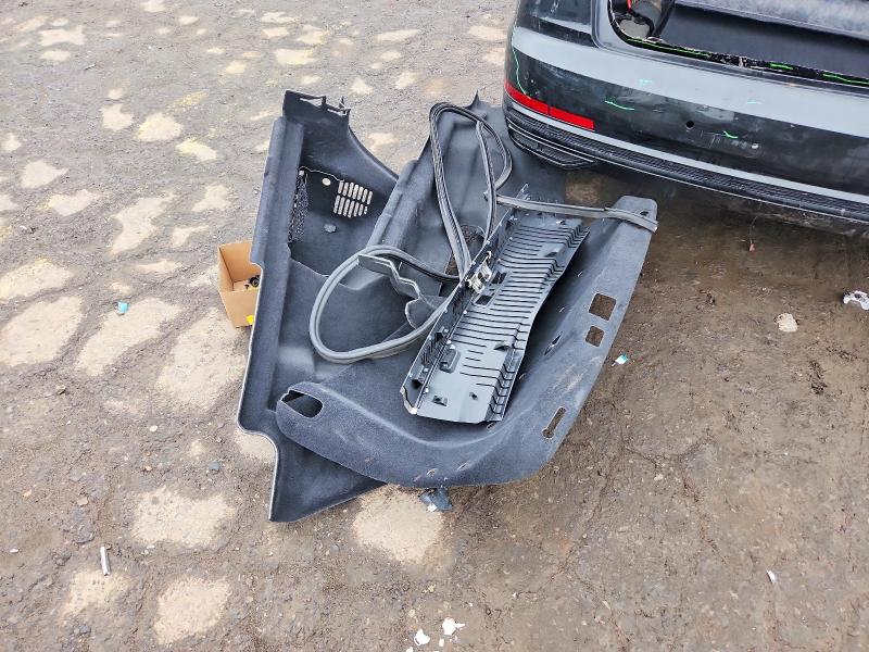 47152706 :رقم المزاد ، WAU8DAF81MN031385 vin ، 2021 Audi A8 مزاد بيع