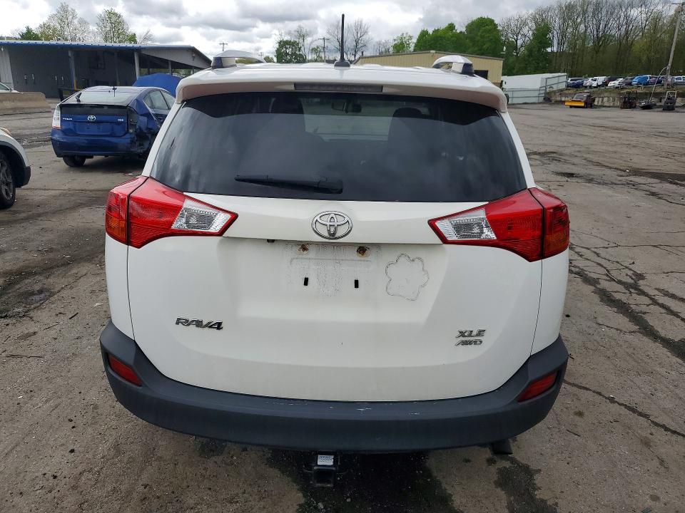 2015 Toyota Rav4 მანქანა იყიდება აუქციონზე, vin: JTMRFREV7FD126632, აუქციონის ნომერი: 51695866