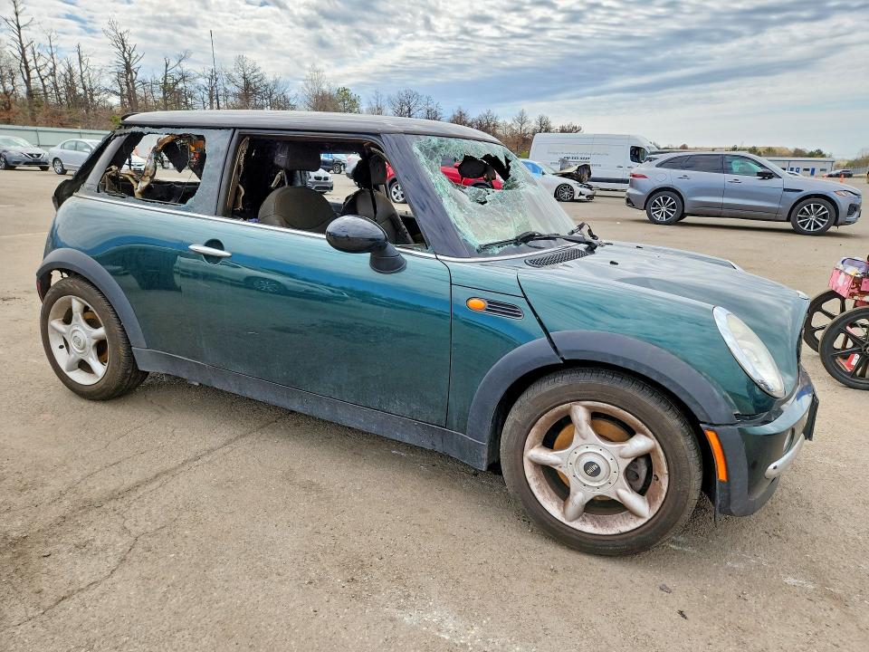 2003 Mini Cooper მანქანა იყიდება აუქციონზე, vin: WMWRC334X3TJ52768, აუქციონის ნომერი: 51322746