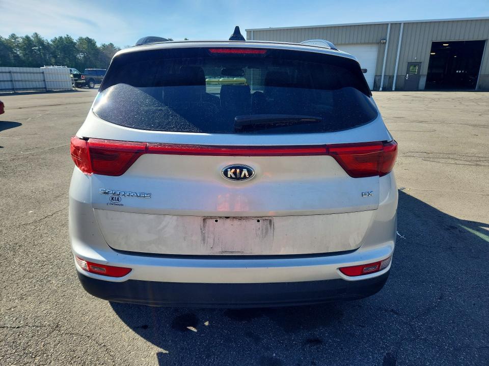2018 Kia Sportage მანქანა იყიდება აუქციონზე, vin: KNDPNCAC2J7310850, აუქციონის ნომერი: 49620216