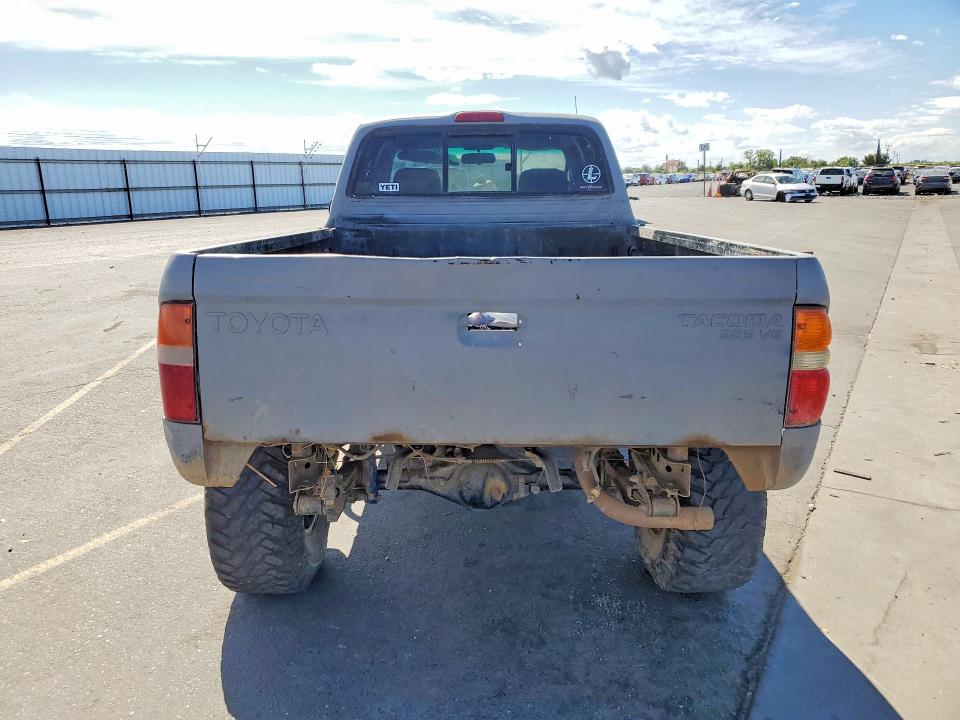 2001 Toyota Tacoma მანქანა იყიდება აუქციონზე, vin: 5TEWN72N11Z747282, აუქციონის ნომერი: 49104466