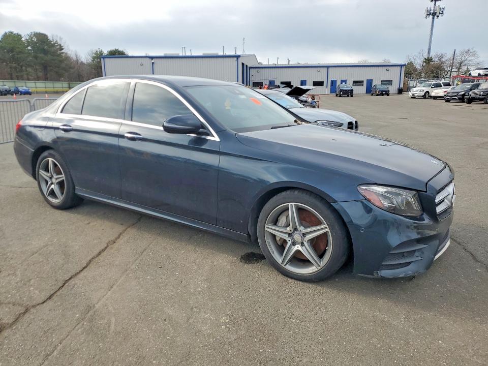 50059596 :رقم المزاد ، WDDZF4KB0HA024788 vin ، 2017 Mercedes-benz E مزاد بيع