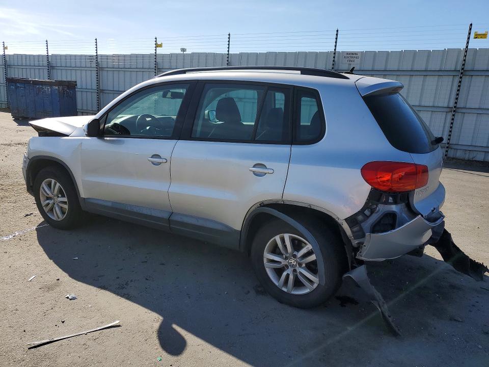 Продажа на аукционе авто 2016 Volkswagen Tiguan, vin: WVGAV7AXXGK000379, номер лота: 49106136
