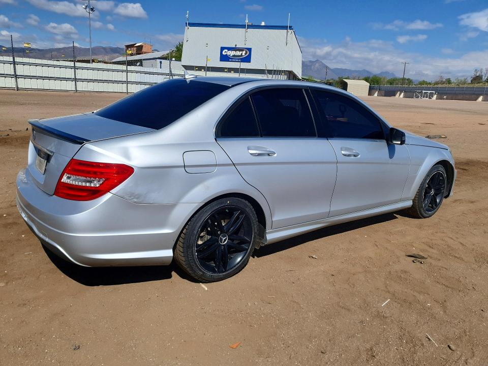 Продаж на аукціоні авто 2012 Mercedes-benz C, vin: WDDGF4HB3CR227425, номер лоту: 51600976