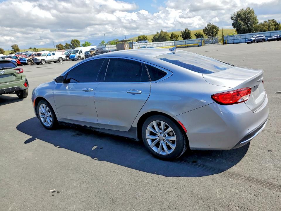 51129686 :رقم المزاد ، 1C3CCCCB6FN552282 vin ، 2015 Chrysler 200 مزاد بيع