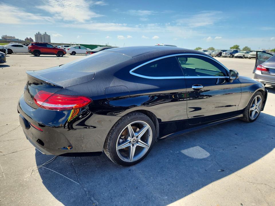 48962606 :رقم المزاد ، WDDWJ4KB9HF447275 vin ، 2017 Mercedes-benz C مزاد بيع