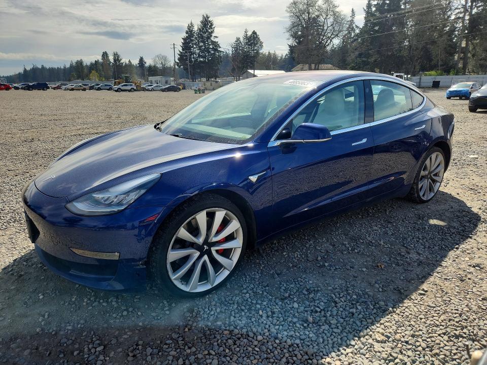 48858636 :رقم المزاد ، 5YJ3E1EB2JF082329 vin ، 2018 Tesla Model 3 مزاد بيع