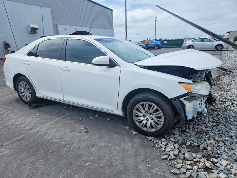 48957066 :رقم المزاد ، 4T1BF1FK7EU462542 vin ، 2014 Toyota Camry مزاد بيع