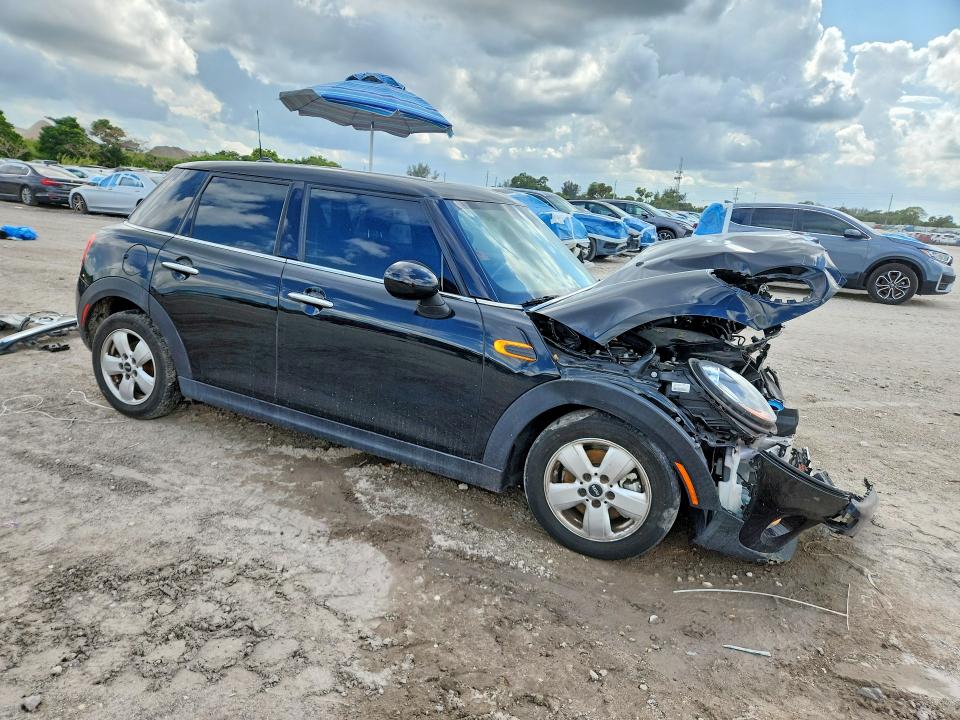 Продажа на аукционе авто 2015 Mini Cooper, vin: WMWXS5C51F2C63575, номер лота: 51356406