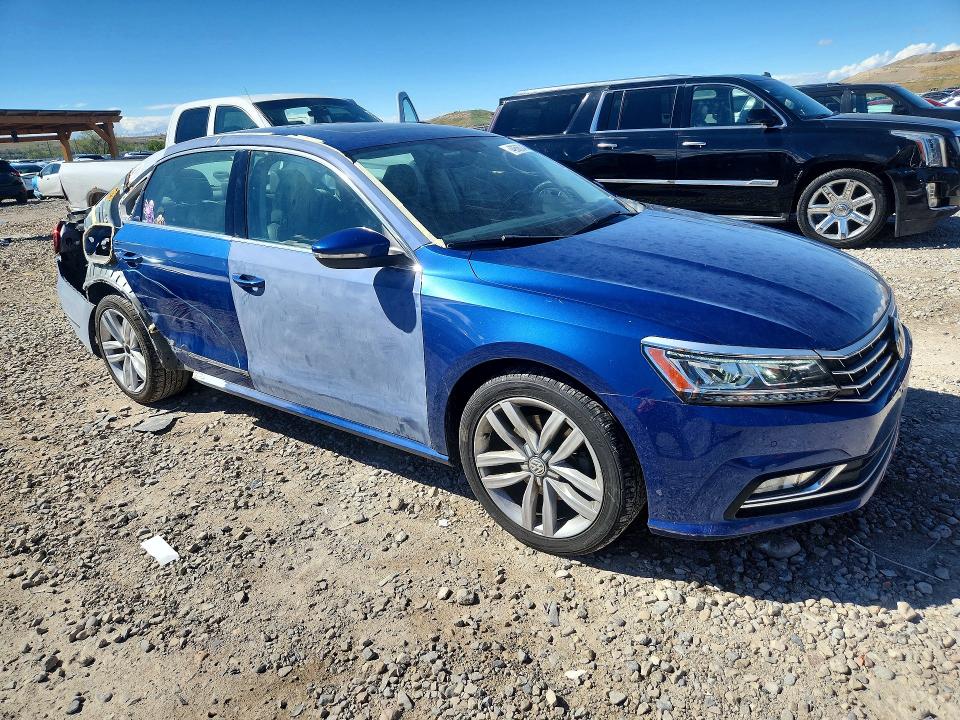 2017 Volkswagen Passat მანქანა იყიდება აუქციონზე, vin: 1VWGT7A37HC054409, აუქციონის ნომერი: 49560246