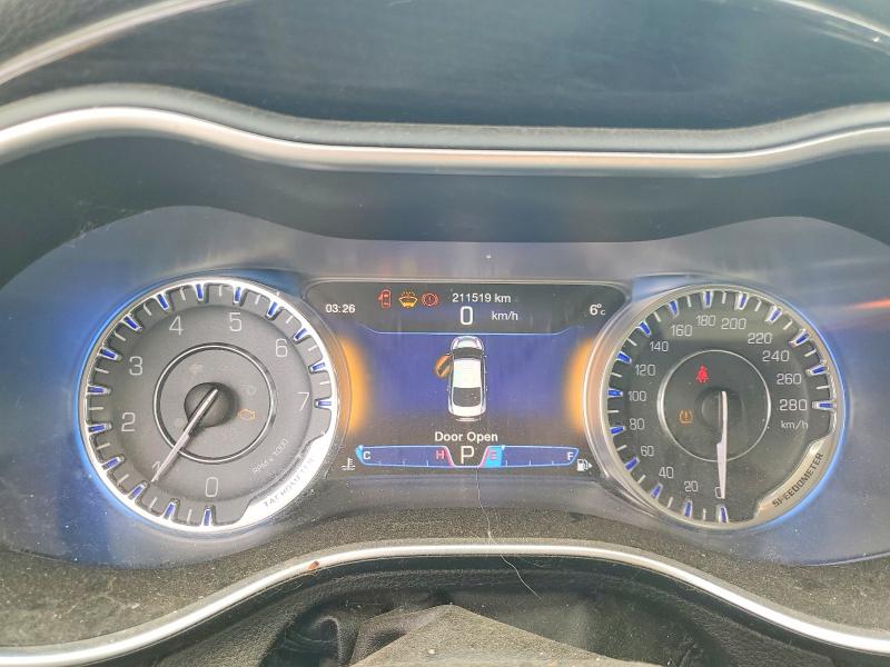 50305926 :رقم المزاد ، 1C3CCCCG6FN703679 vin ، 2015 Chrysler 200 مزاد بيع